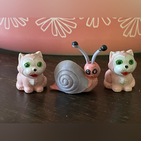 SOLD Vintage Retro Kitschy Plastic Animal Figurines🩷 - Picture 8 of 8